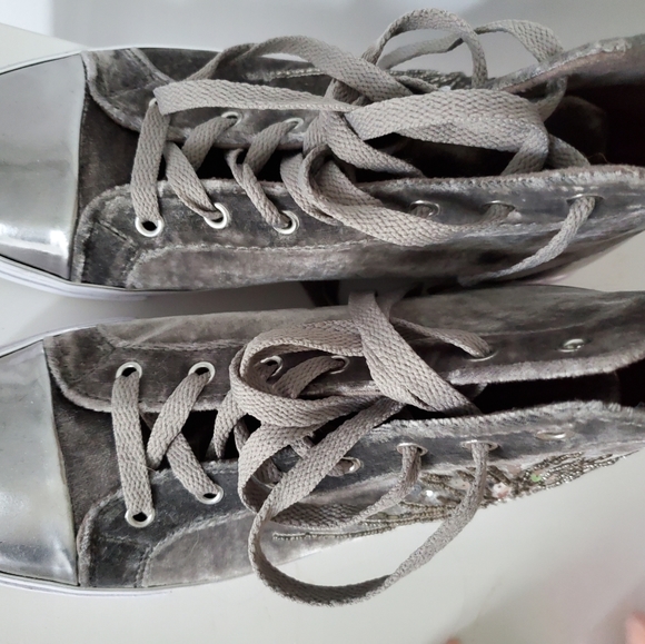 New Guess sneakers - Picture 2 of 3